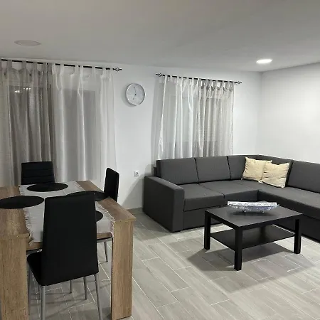 Felicia Apartment